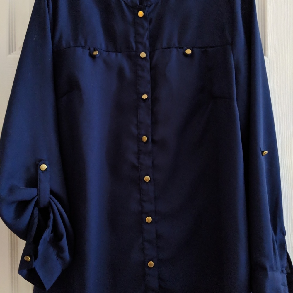 Perfect casual or dress shirt. Blue.